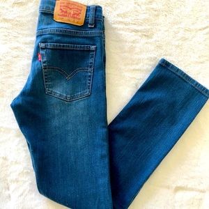 Gently used boys classic Levi’s 510 Skinny Jeans.